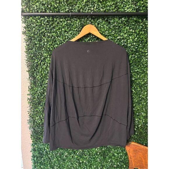 Lululemon Black Long Sleeve Top Size Medium/8 - Picture 2 of 4